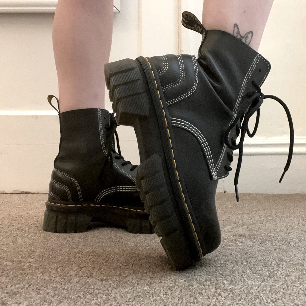 Doc Marten’s Audrick Platform Boot Size 7W